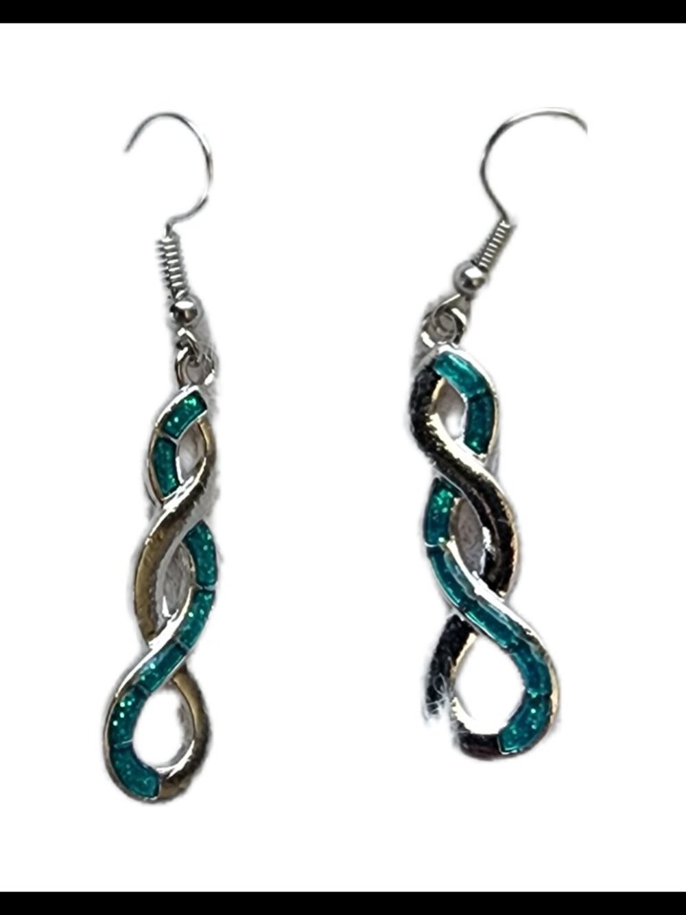 💕3/$15💕 Green and Silver Earrings